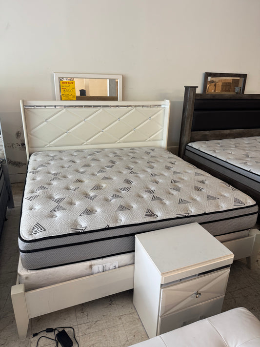 Pearl Used Bedroom Set Ashley Furniture