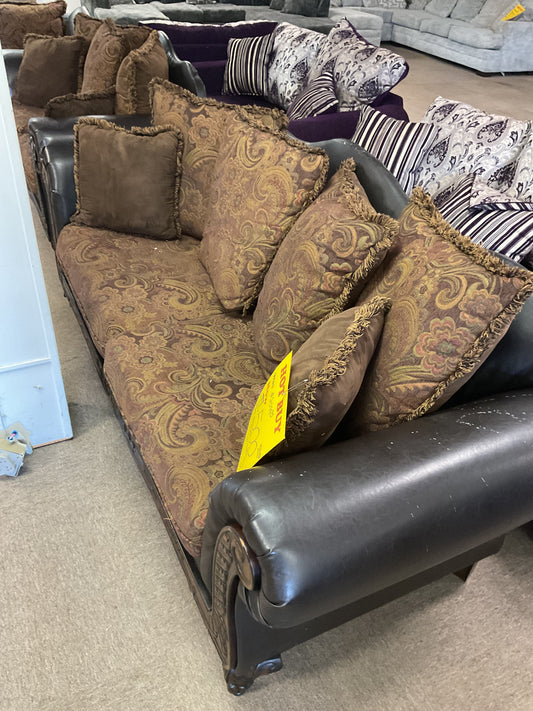 Used Cougar Brown Living Room Set Classic Furniture MFG