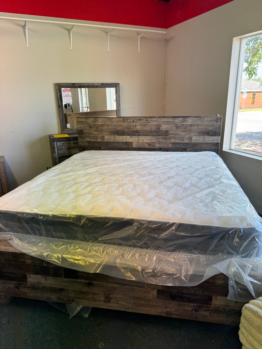 New King Wooden Bedroom Set Trading Post
