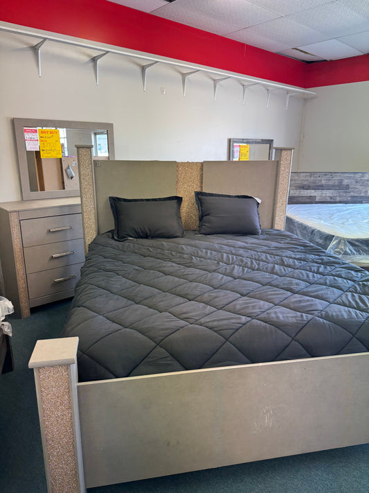 King Glitter Bedroom Set Trading Post