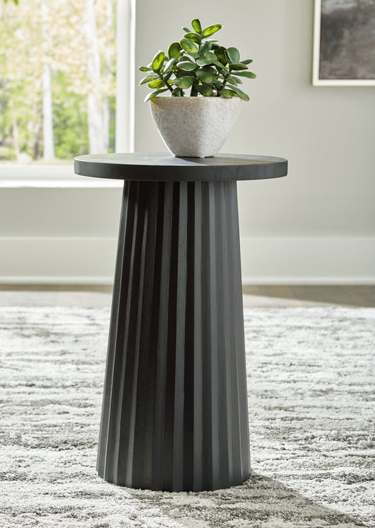 Ceilby Accent Table Signature Design by Ashley®