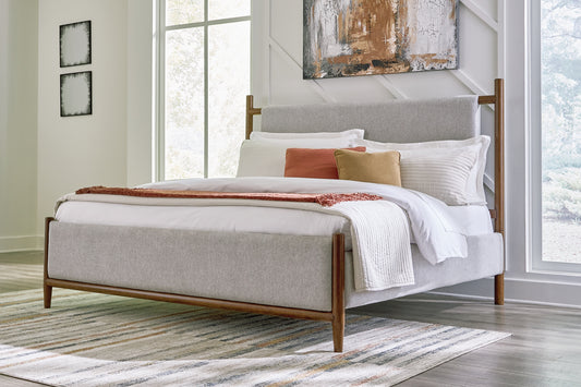 Lyncott  Upholstered Panel Bed Signature Design by Ashley®