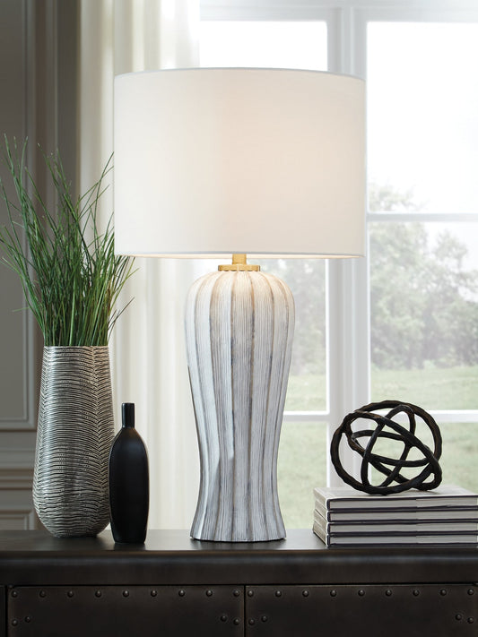 Lanwell Poly Table Lamp (1/CN) Signature Design by Ashley®