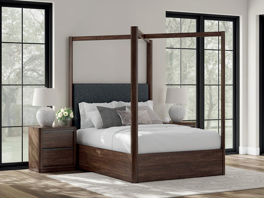 Dilenno Queen Canopy Bed Signature Design by Ashley®