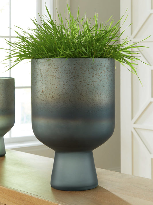 Pennmore Vase Signature Design by Ashley®