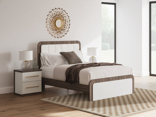 Kendanport Queen Upholstered Bed Signature Design by Ashley®