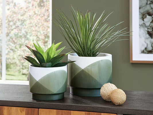Ardenridge Planter Set (2/CN) Signature Design by Ashley®