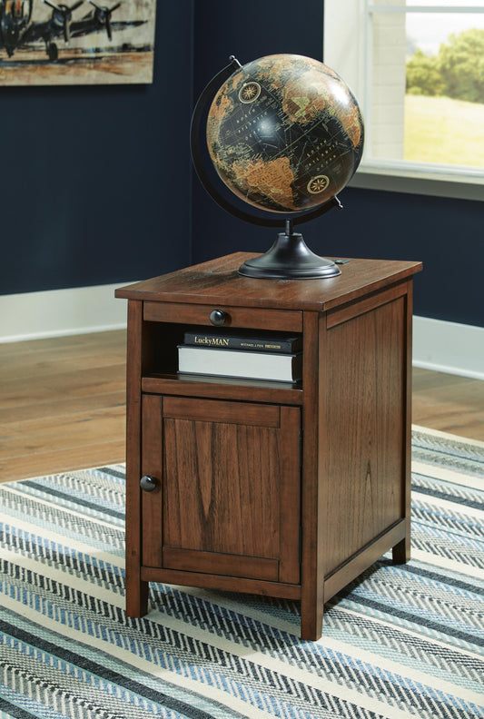 Treytown Chair Side End Table Signature Design by Ashley®