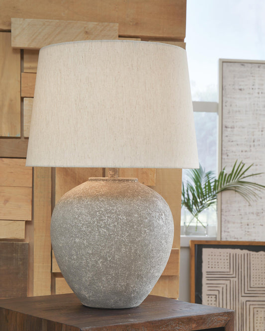 Dreward Metal Table Lamp (1/CN) Signature Design by Ashley®