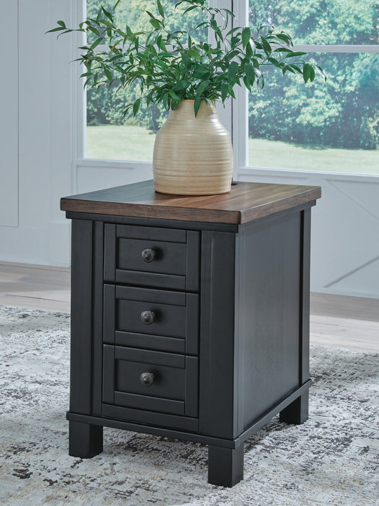 Wildenauer Chair Side End Table Signature Design by Ashley®