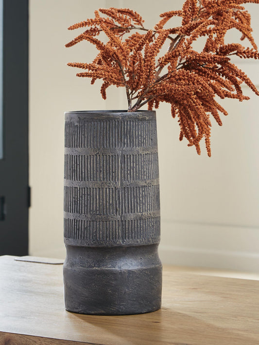 Beninworth Vase Signature Design by Ashley®