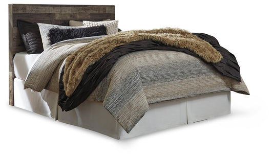 Derekson / Panel Headboard Bed With Mirrored Dresser Benchcraft®