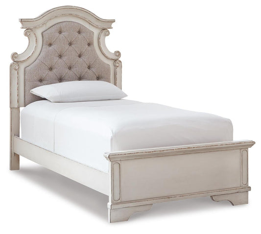 Realyn Panel Bed With Mirrored Dresser Signature Design by Ashley®