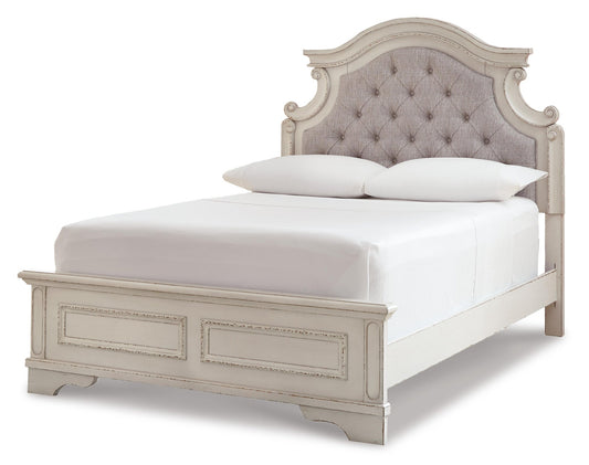 Realyn Panel Bed With Mirrored Dresser, Chest And Nightstand Signature Design by Ashley®