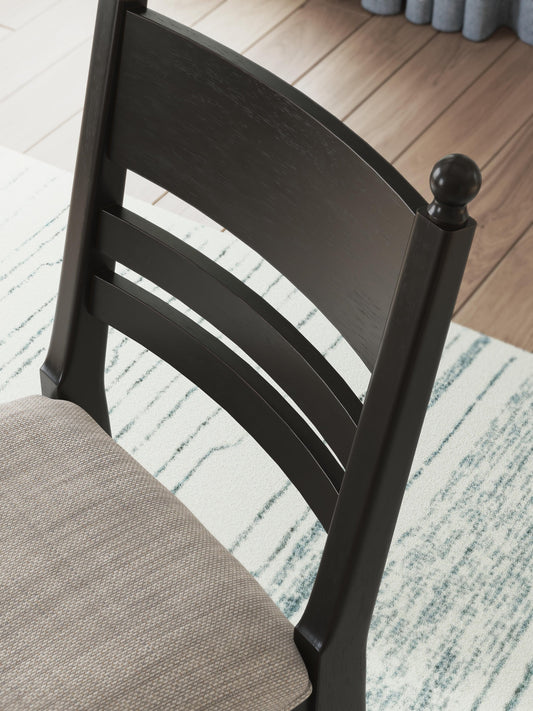 Chadworth Counter Height Dining Table and 4 Barstools Signature Design by Ashley®