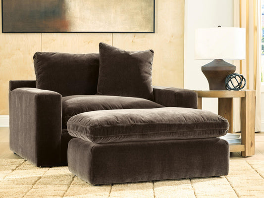Maxton Heights Oversized Chair and Ottoman Benchcraft®