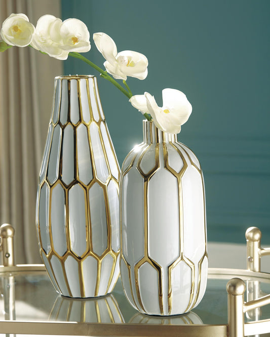 Mohsen I/O Vase Set (2/CN) Signature Design by Ashley®
