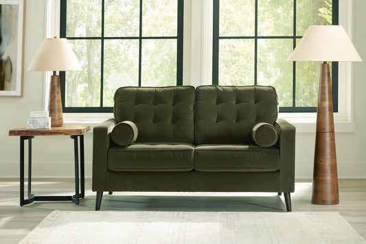 Reveon Lakes Loveseat Ashley®