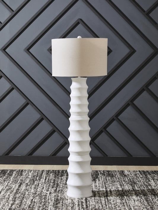 Veraleigh Poly Floor Lamp (1/CN) Signature Design by Ashley®