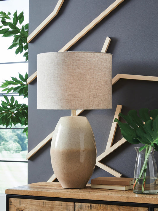 Linas Metal Table Lamp (1/CN) Signature Design by Ashley®