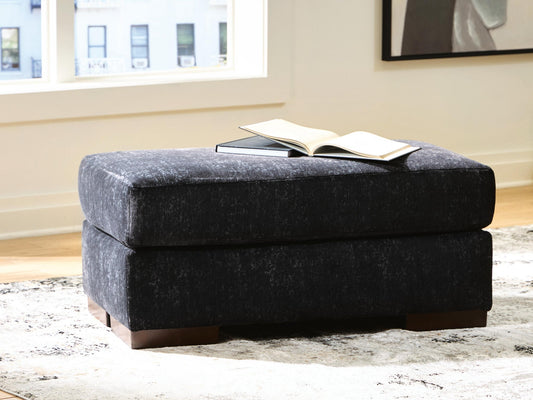 Whitmore Manor Ottoman Benchcraft®