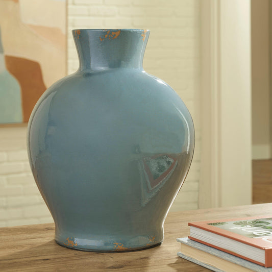 Giliburgh Vase Signature Design by Ashley®