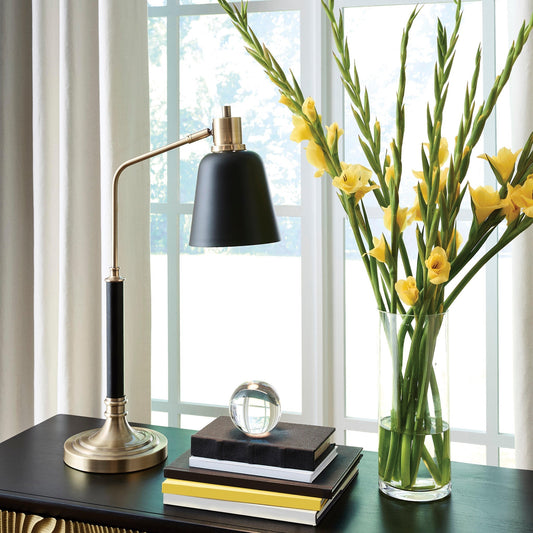Clairwell Metal Desk Lamp (1/CN) Signature Design by Ashley®