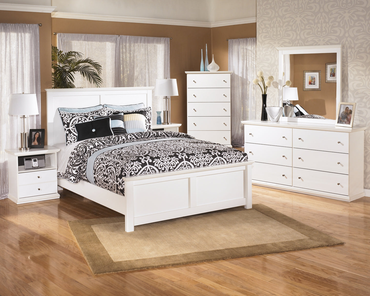 Bostwick Shoals Five Drawer Chest Signature Design by Ashley®