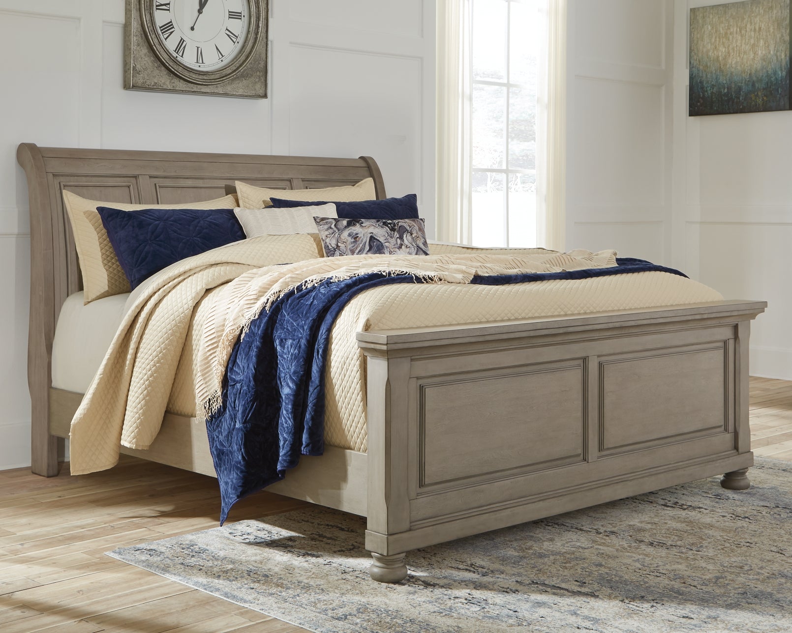 Robbinsdale  Sleigh Bed Signature Design by Ashley®