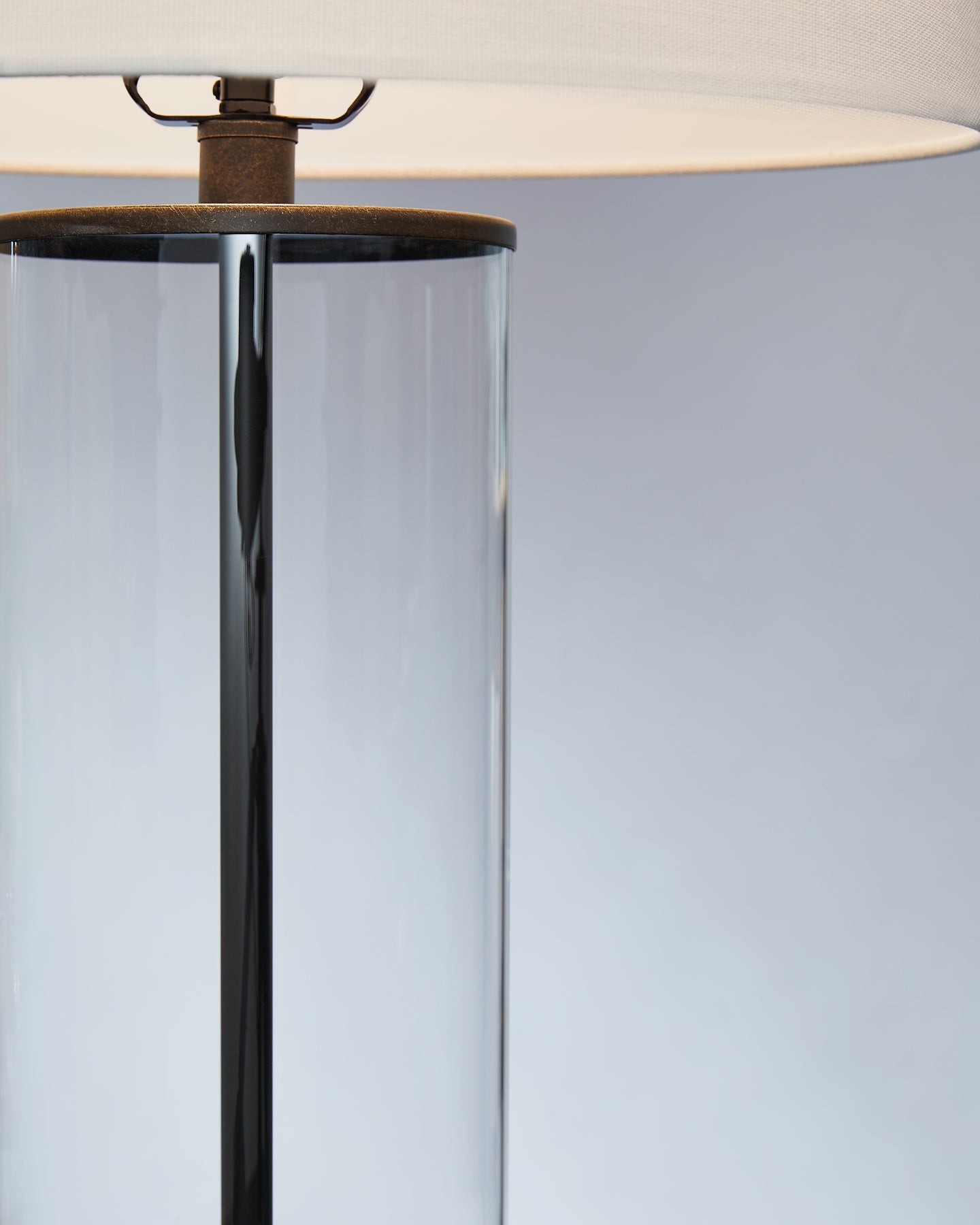 Wilmburgh Glass Table Lamp (2/CN) Signature Design by Ashley®