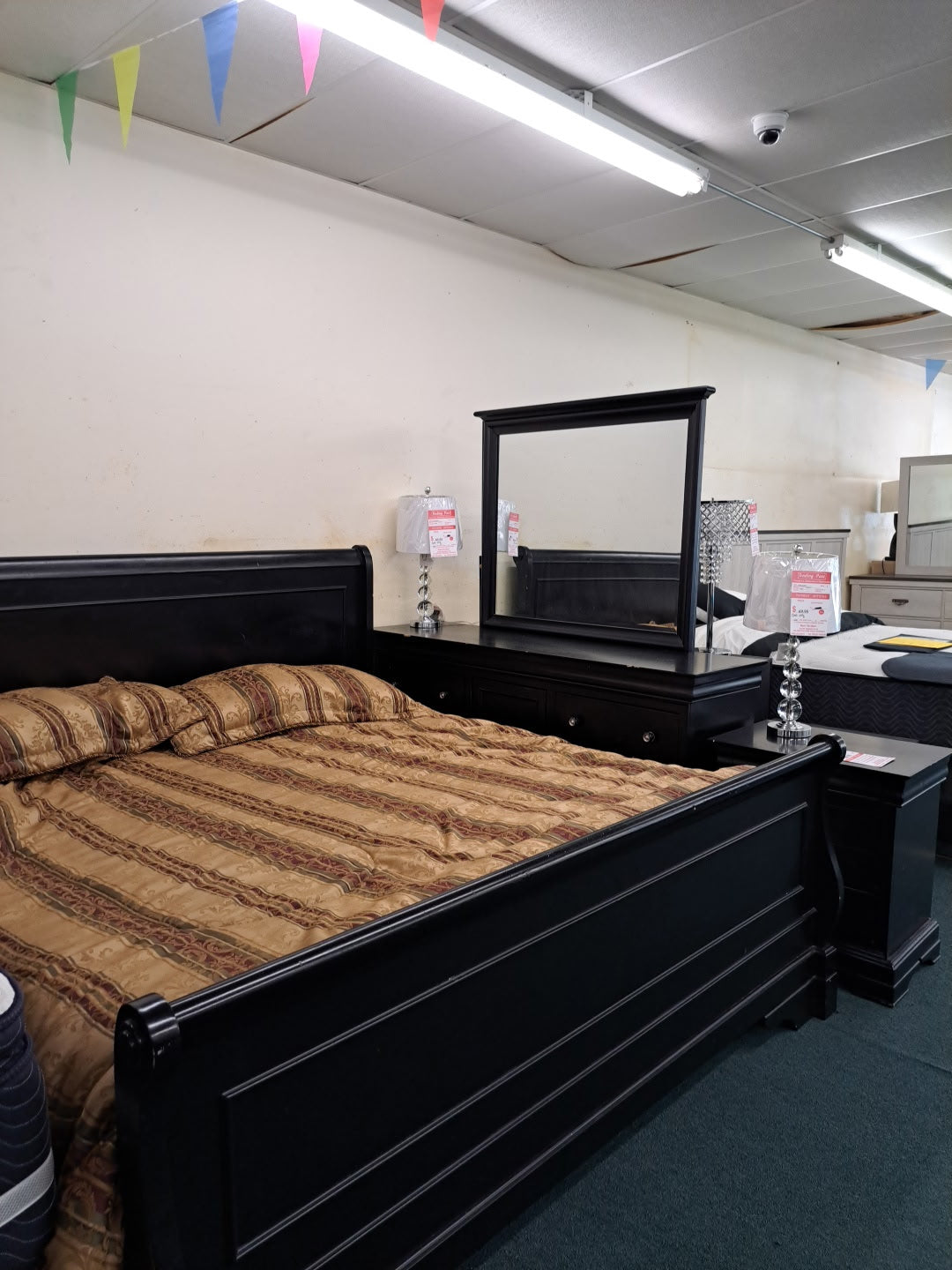 Black Used Sleigh Bedroom Set New Classic Furniture