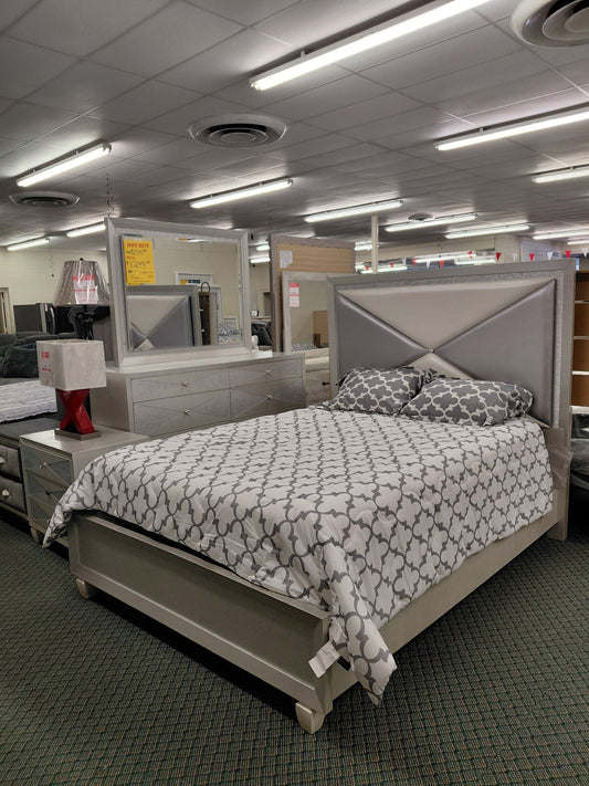 Queen Used Bedroom Set New Classic Furniture