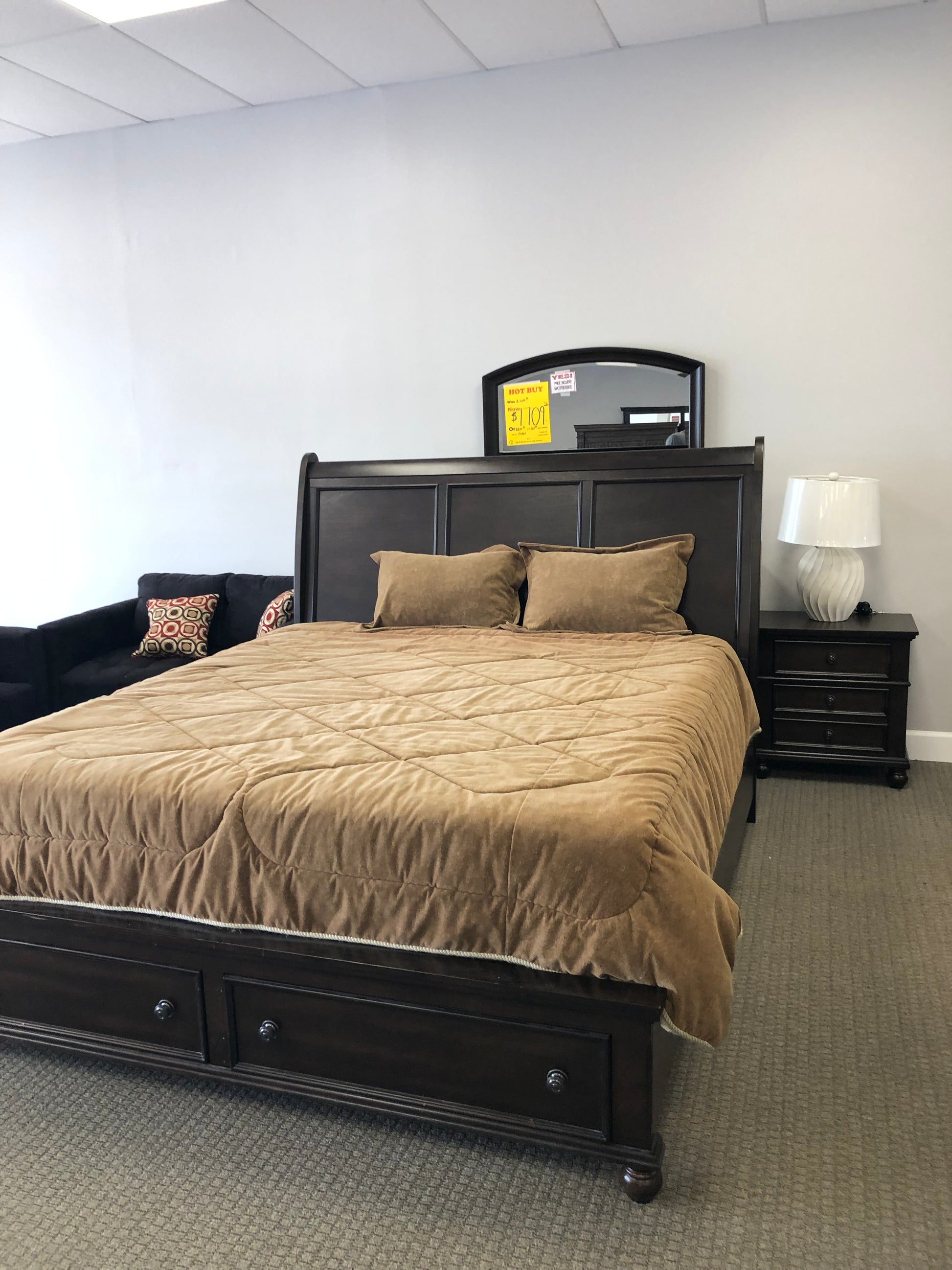 SETB6077 Lara Bedroom Group Crown Mark