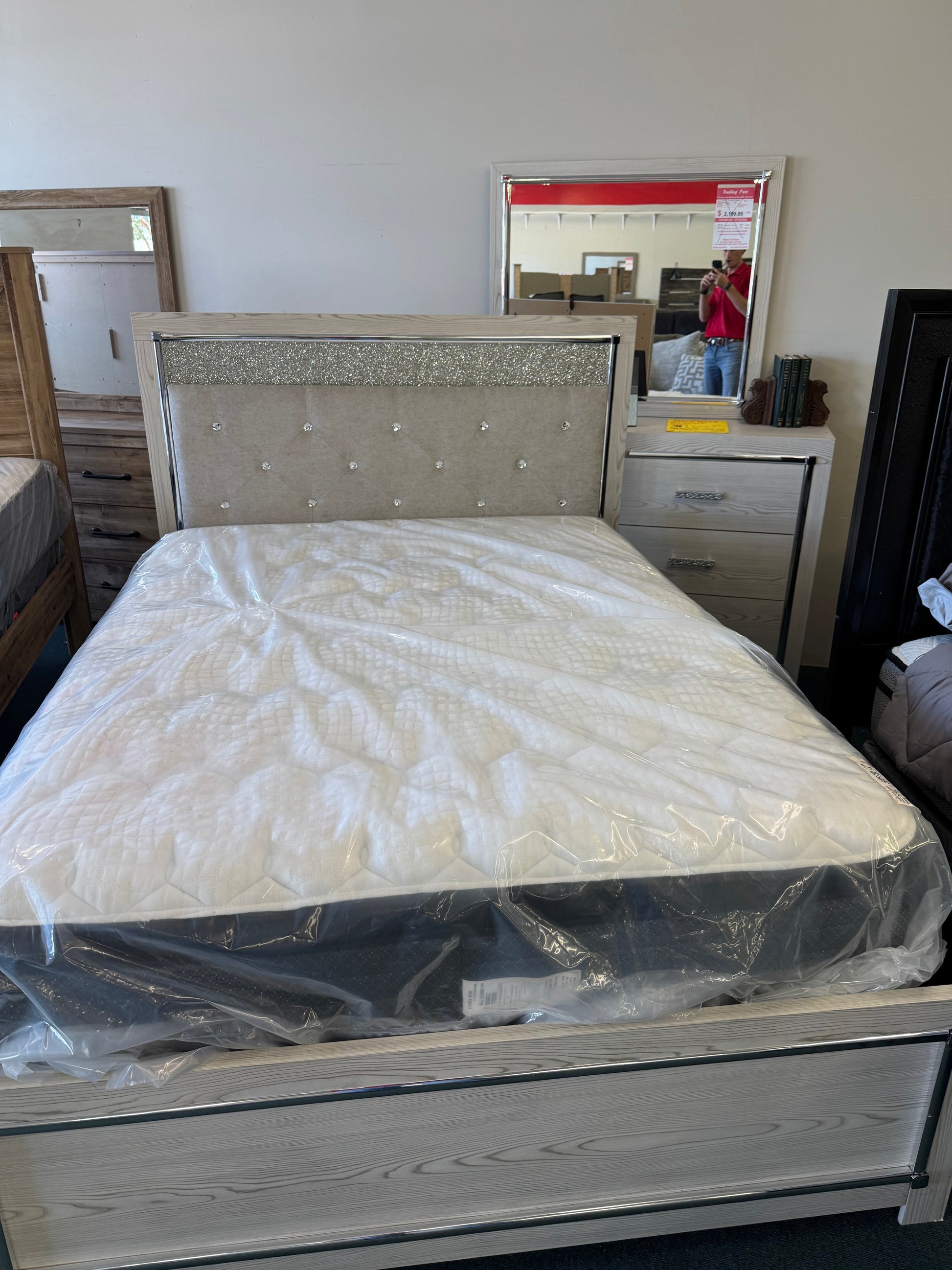 New Queen White/Grey Bedroom Set Trading Post