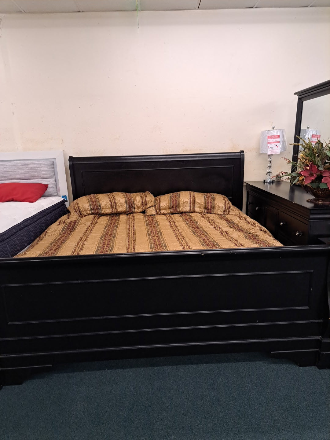 Black Used Sleigh Bedroom Set New Classic Furniture