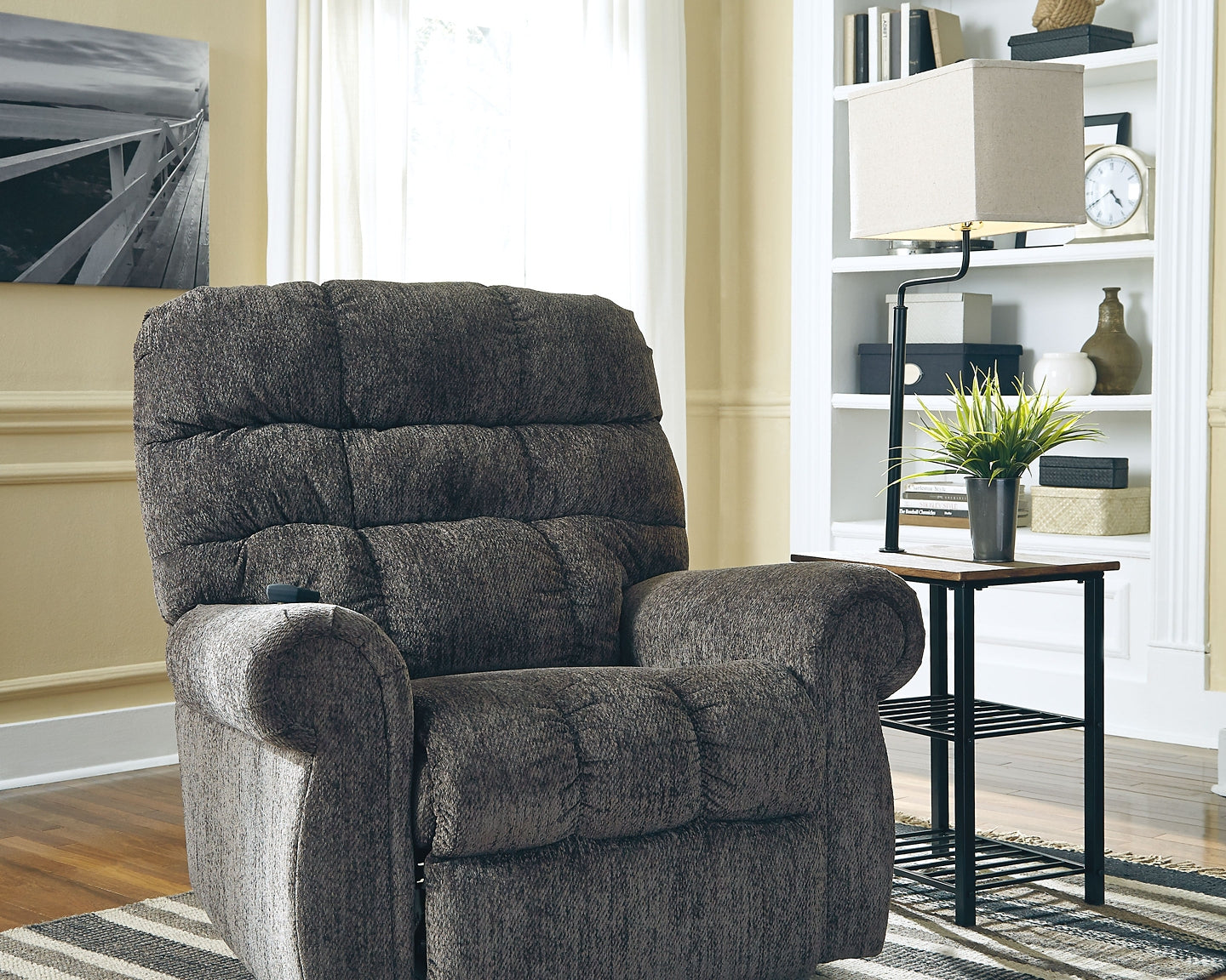 Shianne Metal Tray Lamp (1/CN) Signature Design by Ashley®