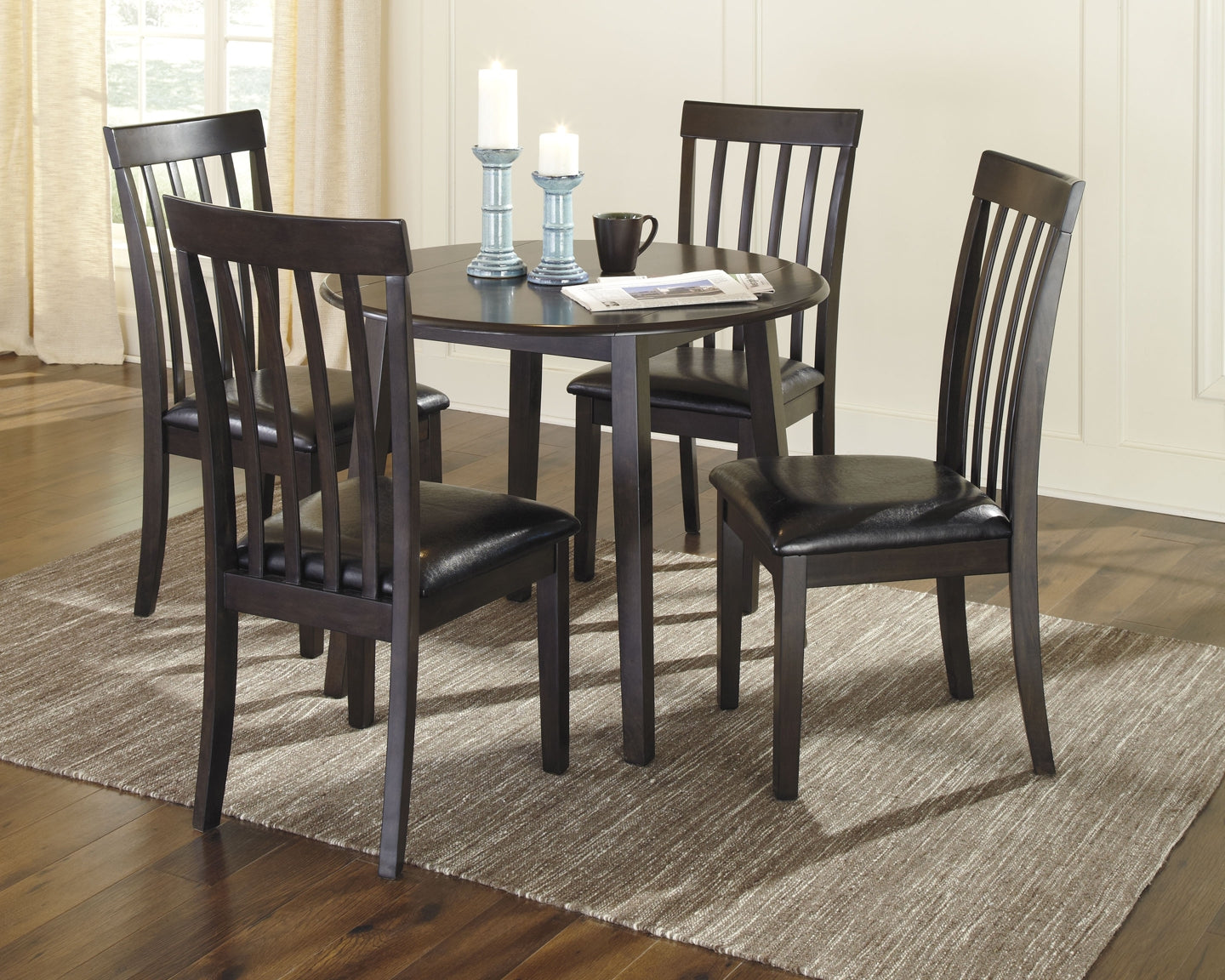 Hammis Dining UPH Side Chair (2/CN) Signature Design by Ashley®