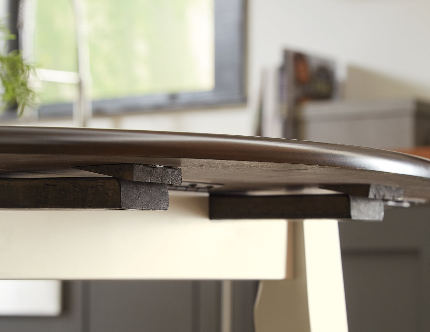 Woodanville Round DRM Drop Leaf Table Signature Design by Ashley®