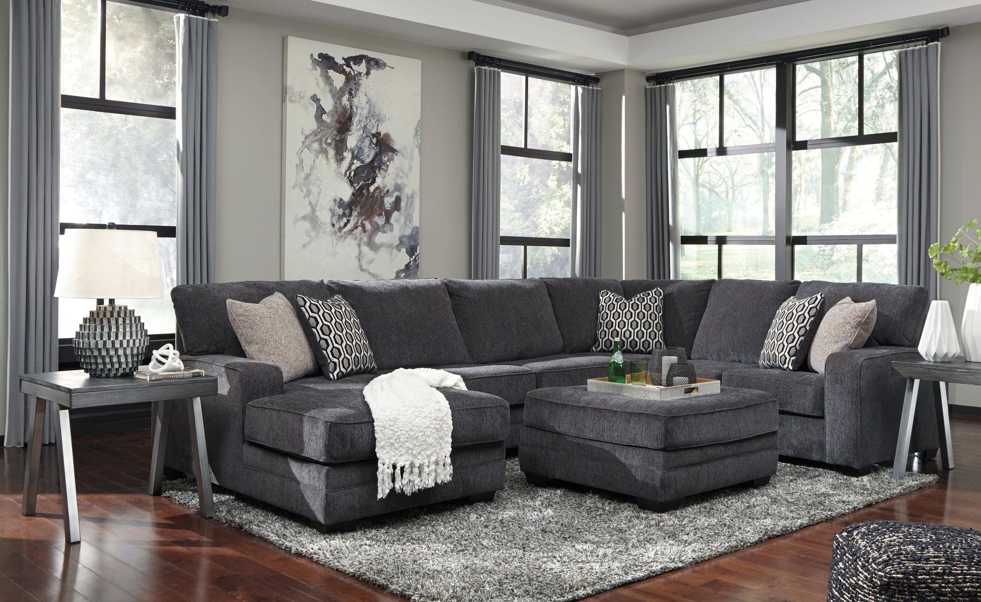Tracling 3-Piece Sectional with Chaise Benchcraft®