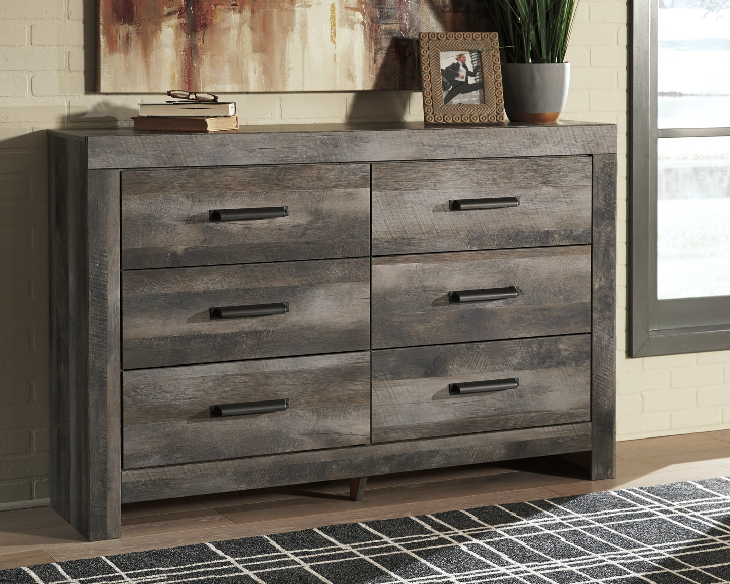 Wynnlow Six Drawer Dresser Signature Design by Ashley®
