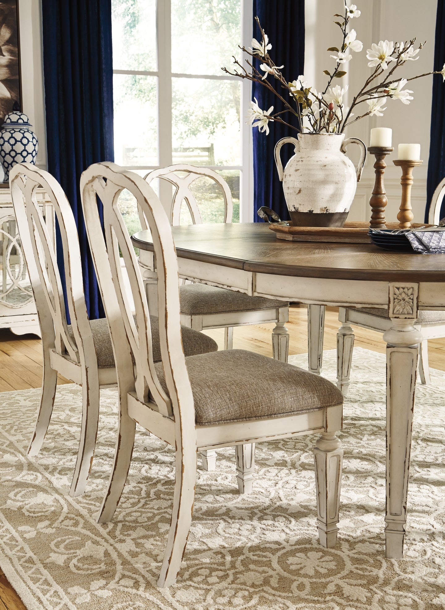 Realyn Dining UPH Side Chair (2/CN) Signature Design by Ashley®