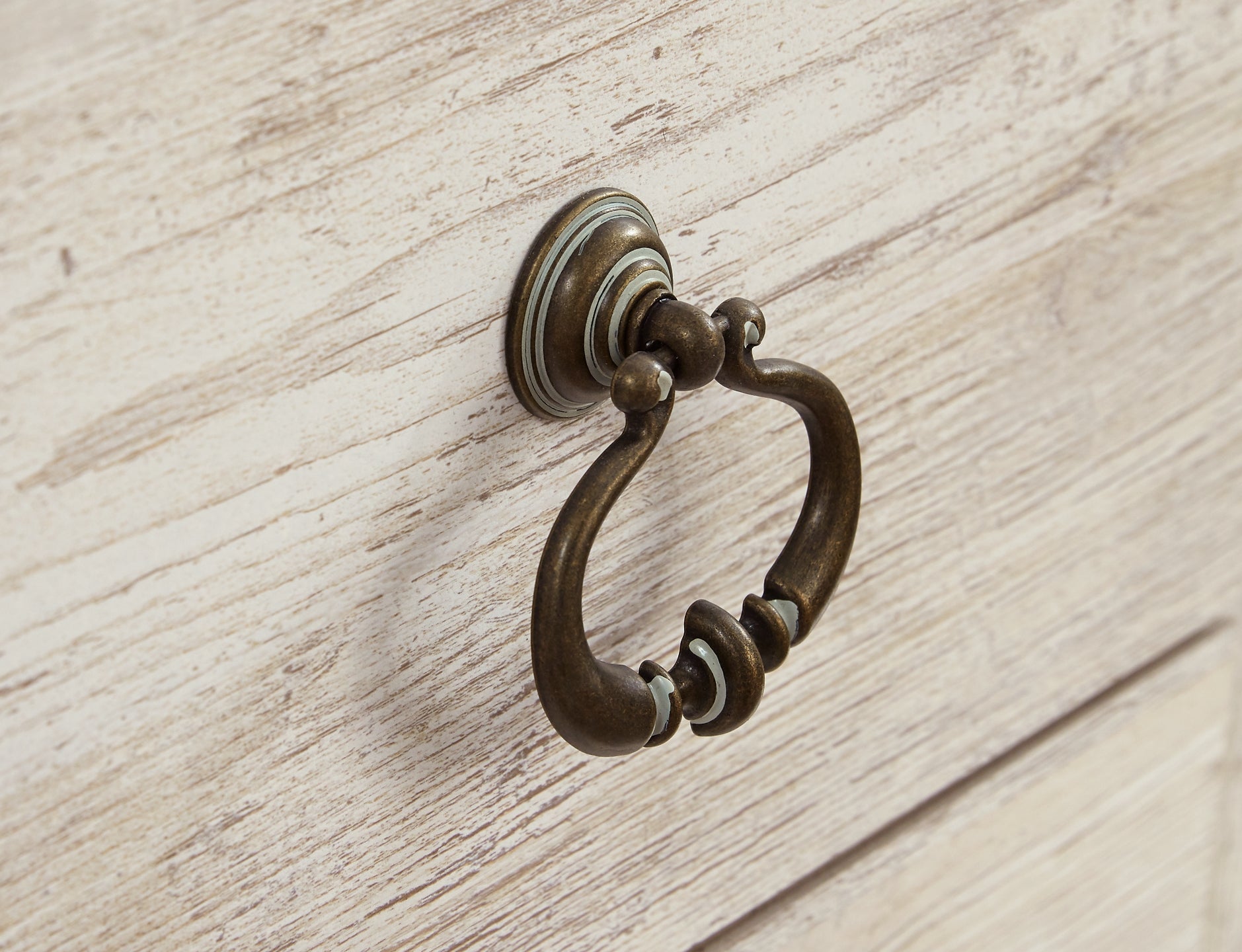 Willowton LG TV Stand w/Fireplace Option Signature Design by Ashley®