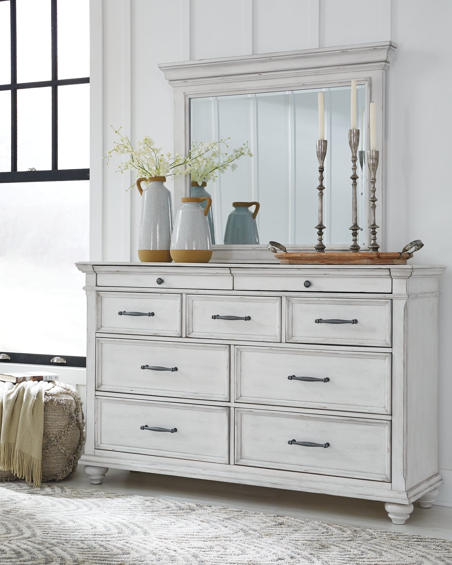 Kanwyn Dresser and Mirror Benchcraft®