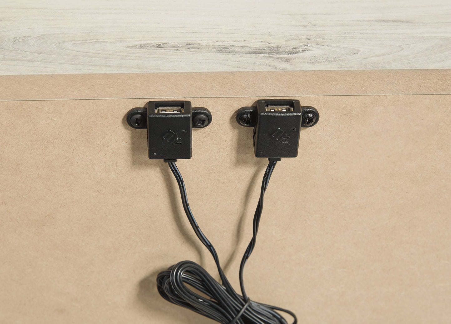 Cambeck Twin Panel Bed with Mirrored Dresser, Chest and Nightstand Signature Design by Ashley®