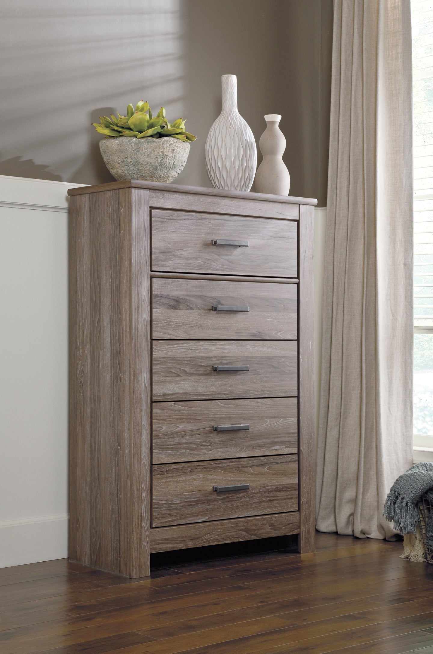 Zelen / Panel Headboard With Mirrored Dresser, Chest And Nightstand Signature Design by Ashley®