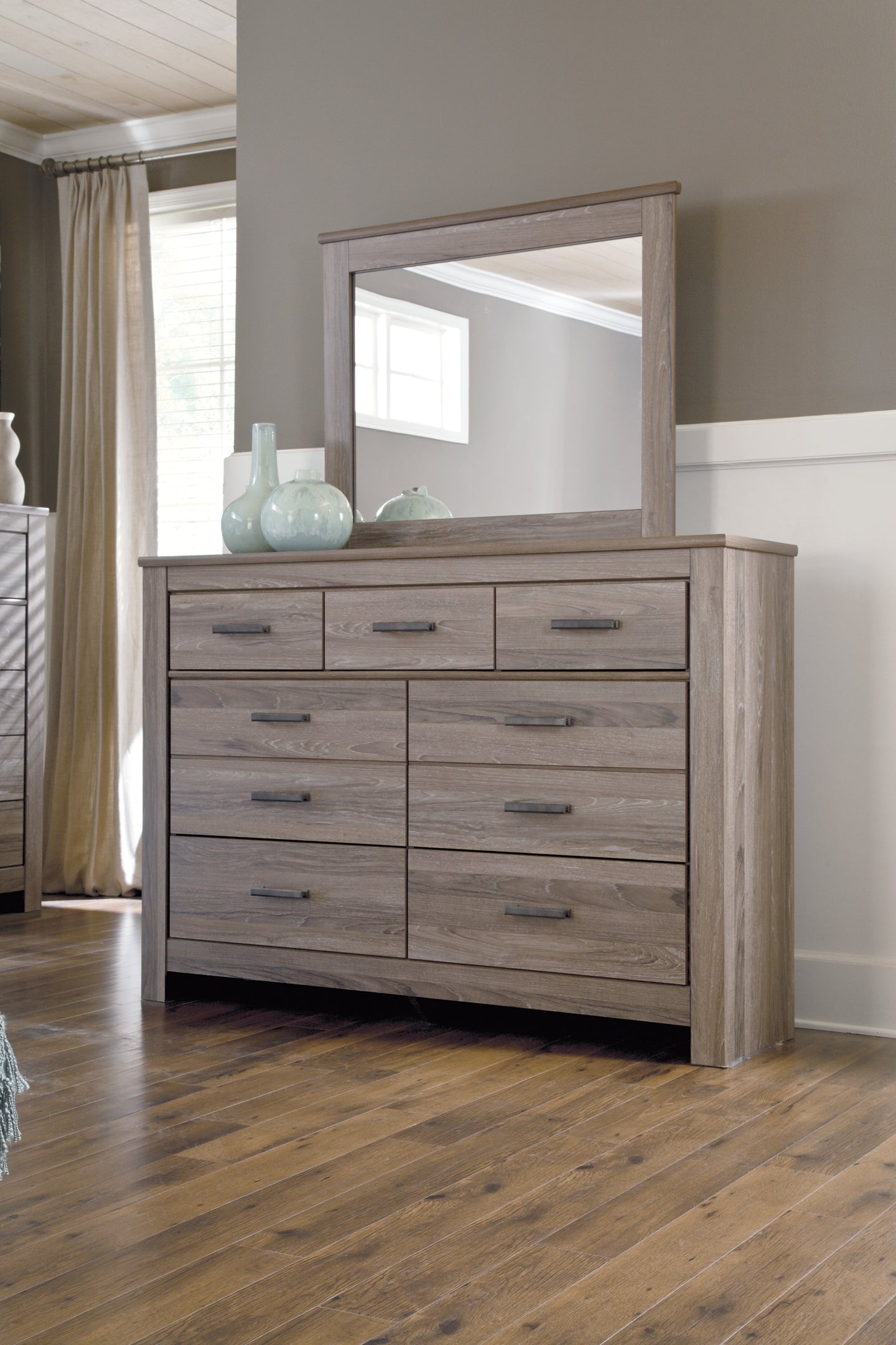 Zelen / Panel Headboard With Mirrored Dresser, Chest And Nightstand Signature Design by Ashley®