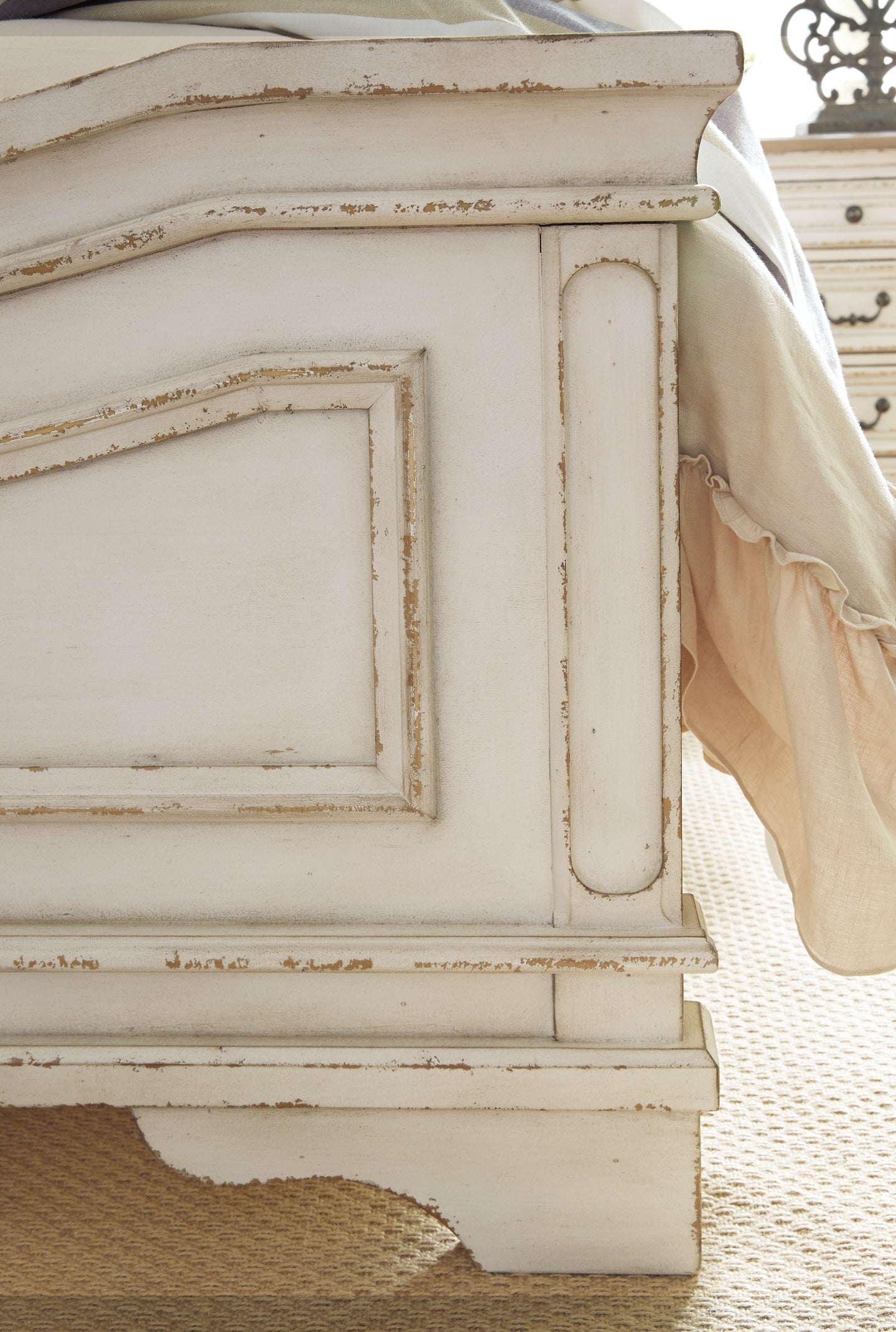 Realyn Queen Upholstered Panel Bed with Mirrored Dresser Signature Design by Ashley®
