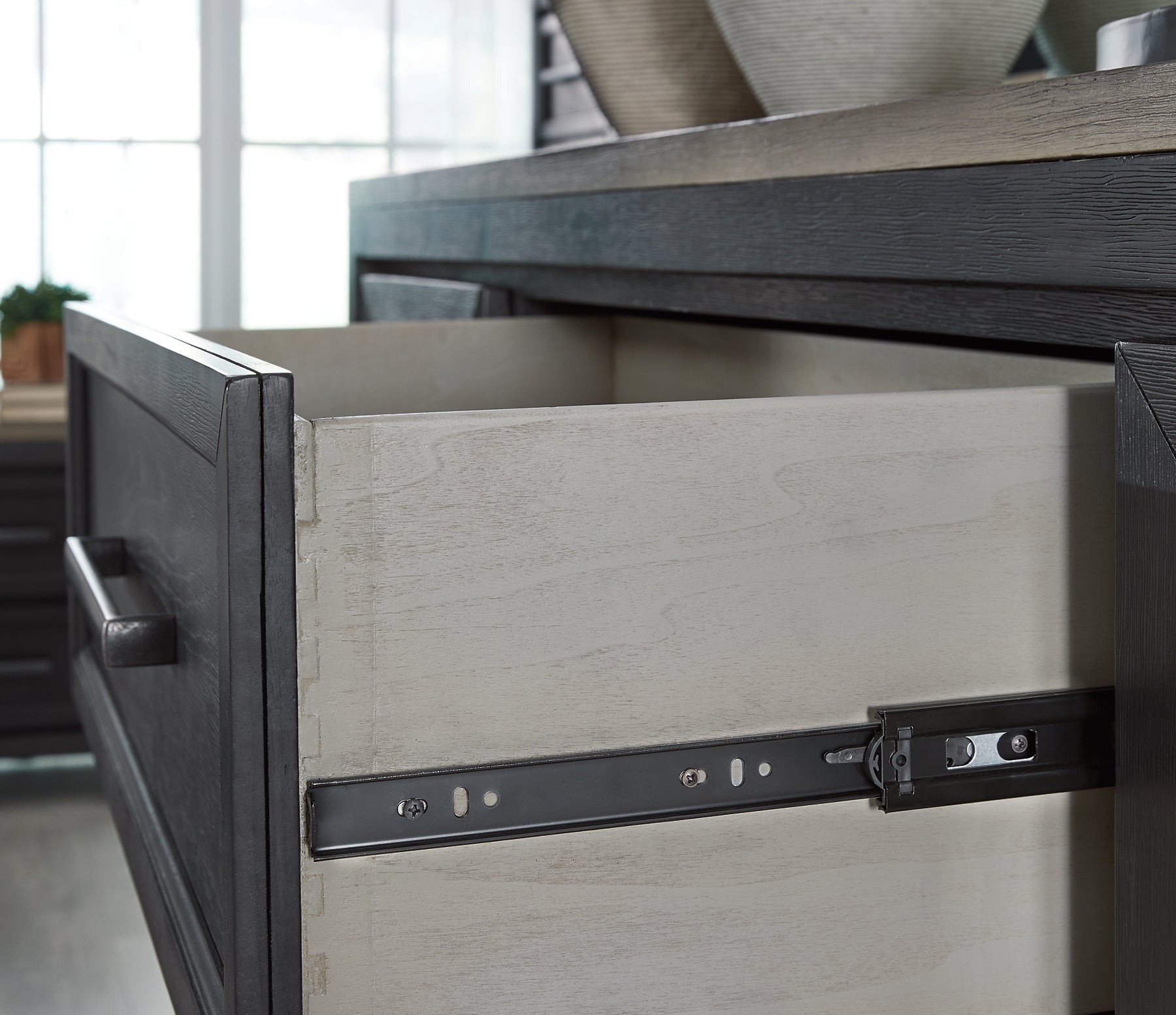 Foyland Queen Panel Storage Bed with Mirrored Dresser and Chest Signature Design by Ashley®