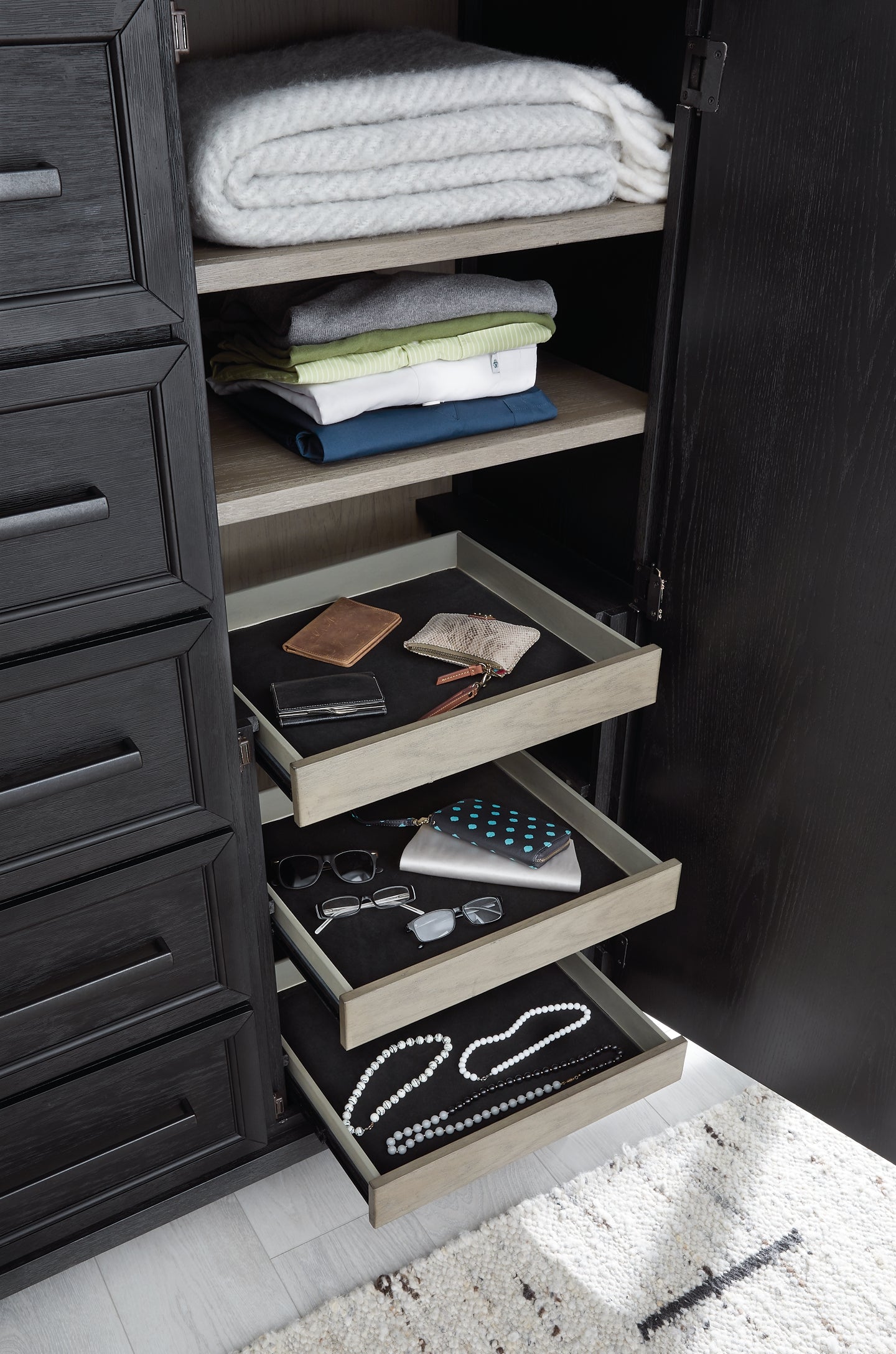 Foyland Queen Panel Storage Bed with Mirrored Dresser and Chest Signature Design by Ashley®
