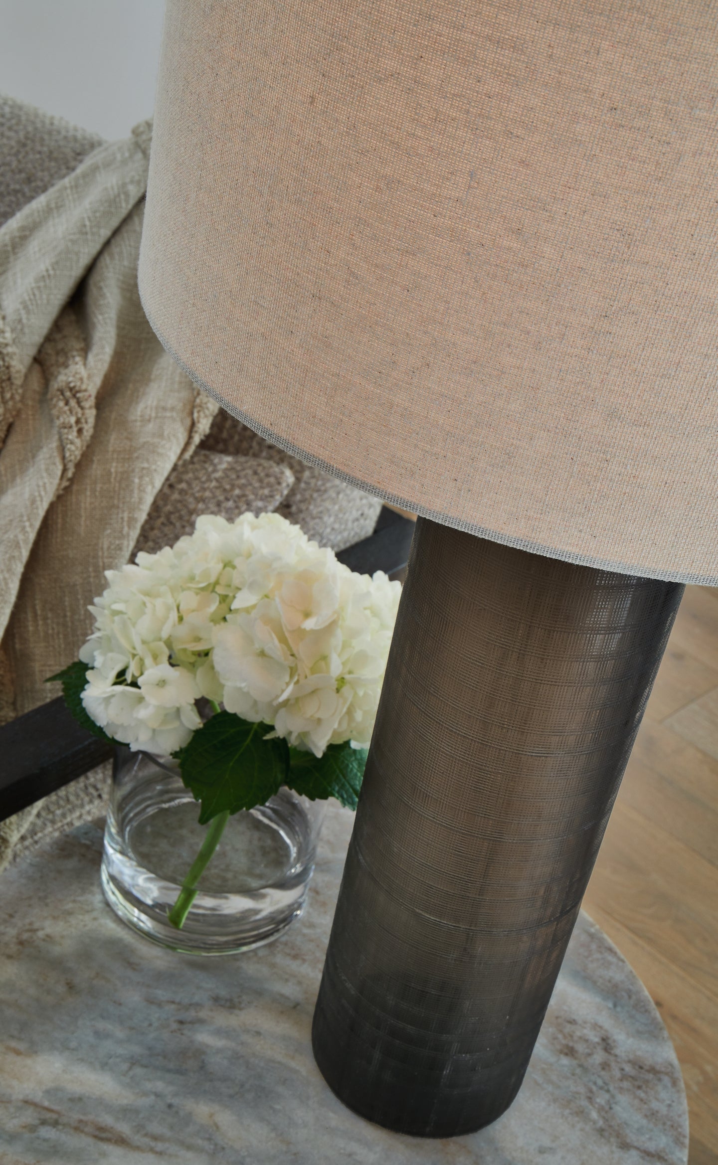 Dingerly Glass Table Lamp (1/CN) Signature Design by Ashley®